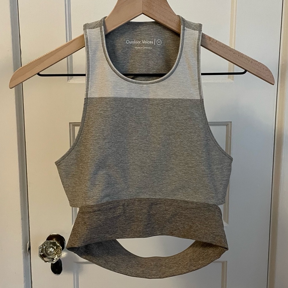 Outdoor Voices tri-color slashback crop top EUC size XS